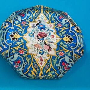 Vintage William Morris paperweight From Museum Of Modern Arts